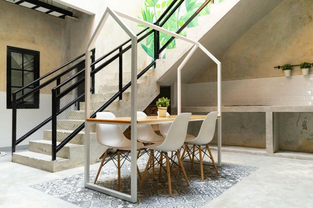 Aparthotel Fybed Semarang Exterior foto