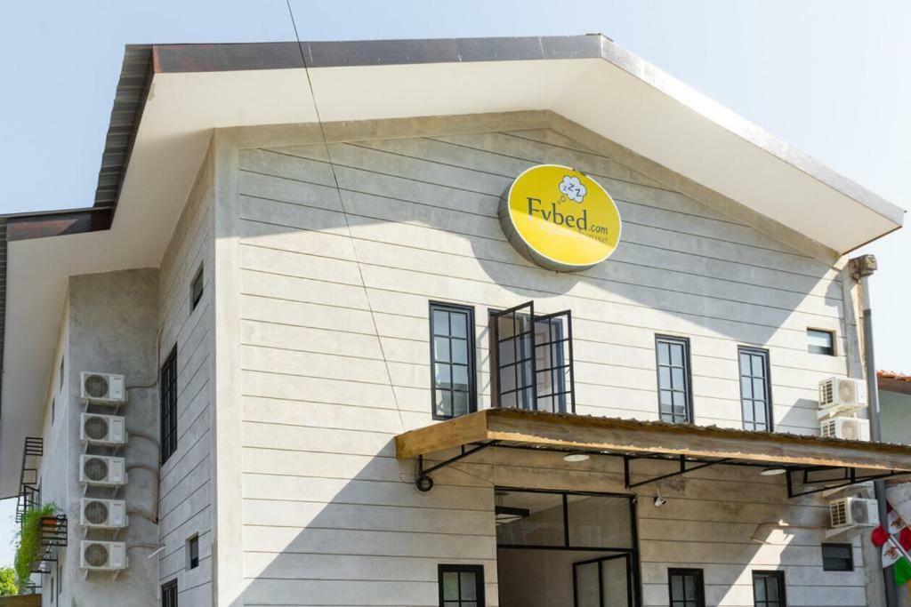 Aparthotel Fybed Semarang Exterior foto